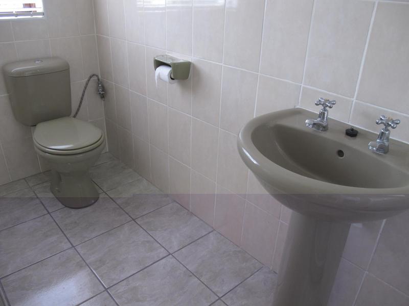 To Let 2 Bedroom Property for Rent in Wynberg Upper Western Cape